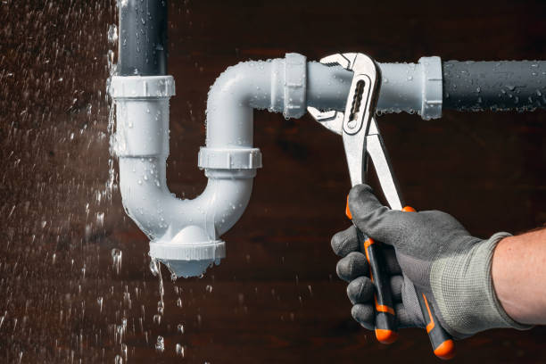 Professional Gas Line Repair technician working in Cropwell, AL